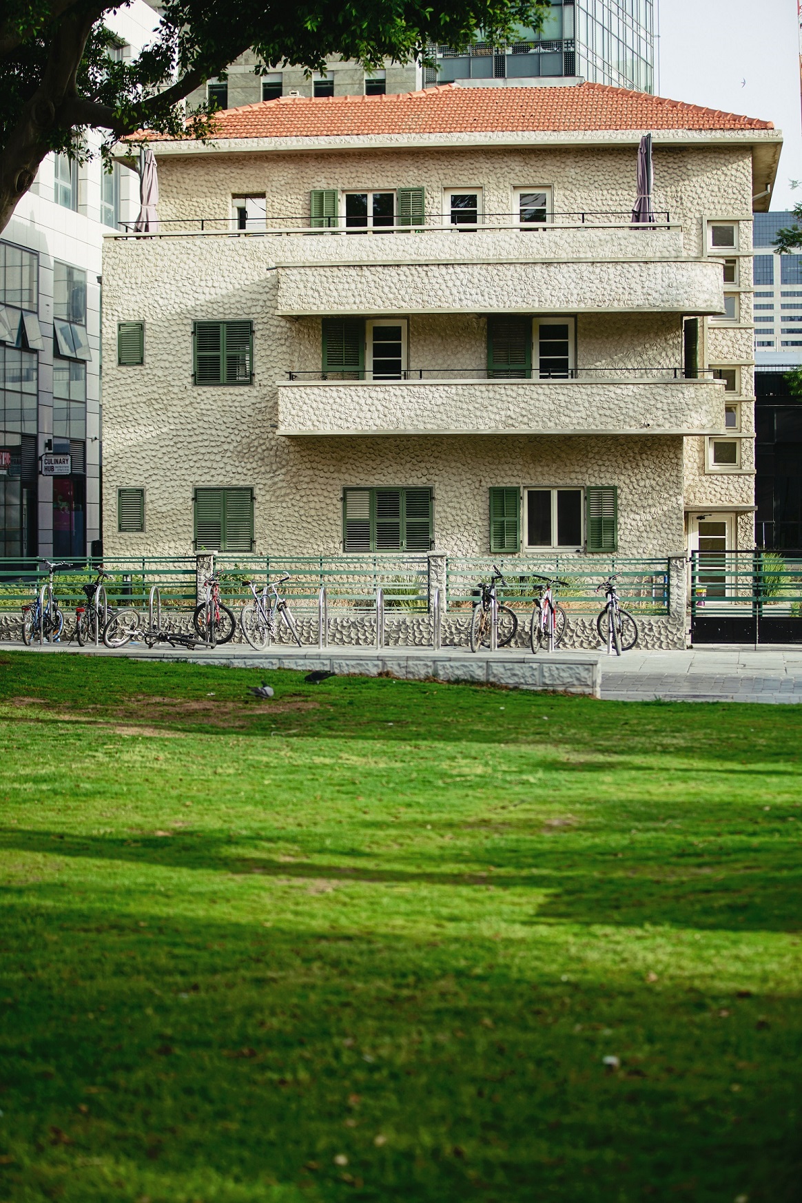 The Templer, Sharona Tel Aviv